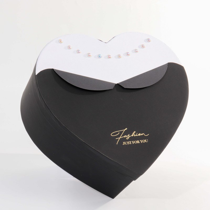Heart Shaped Flower Box – Valentine’s Day Love Gift Box Wholesale Black heart shaped gift box closed – elegant and sophisticated for men‘s gifts