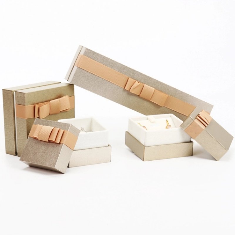 Bowknot jewelry box opened – 120g texture paper surface, delicate touch, protects jewelry