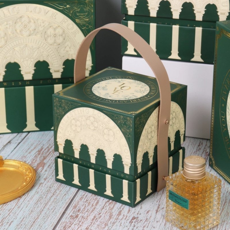 European Retro Green Wedding Gift Box – Embossed Printing Wholesale Manufacturer - Image 2