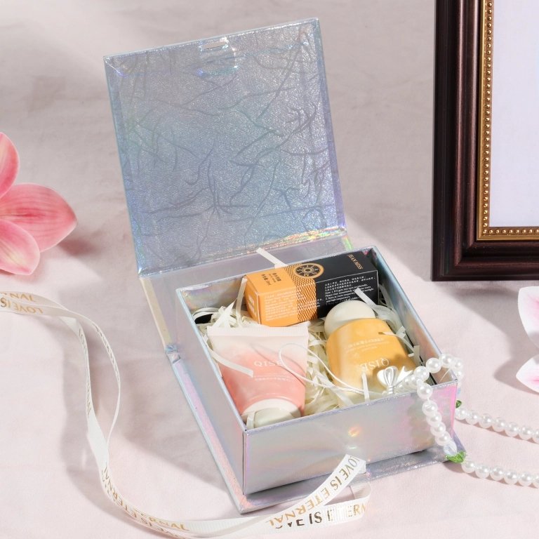 Holographic Jewelry Box with Ribbon – Custom Luxury Gift Box Manufacturer Flip top magnetic holographic gift box opened – secure closure with radiant color shifting surface