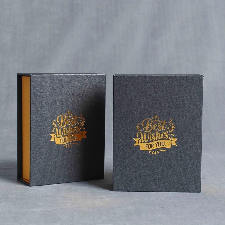 Custom Perfume Gift Box – Black and Gold Luxury Packaging Manufacturer Flip top perfume box opened showing black velvet insert and EVA protection – secure bottle packaging
