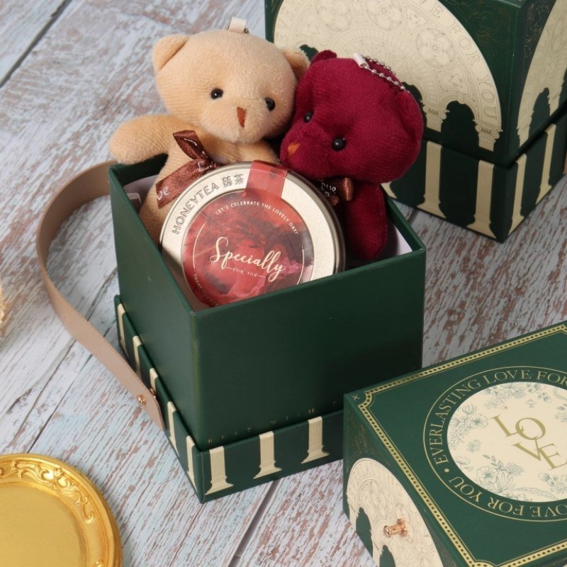 European Retro Green Wedding Gift Box – Embossed Printing Wholesale Manufacturer Hot stamping letters and painted patterns – exquisite appearance and visual shock