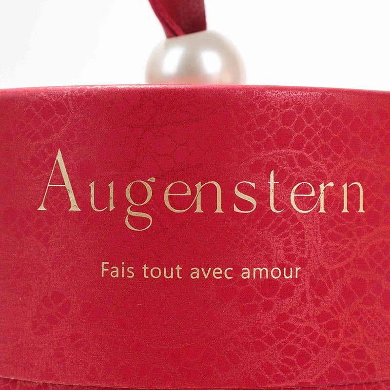 Hot stamping logo detail – gold foil, highlighting brand personality