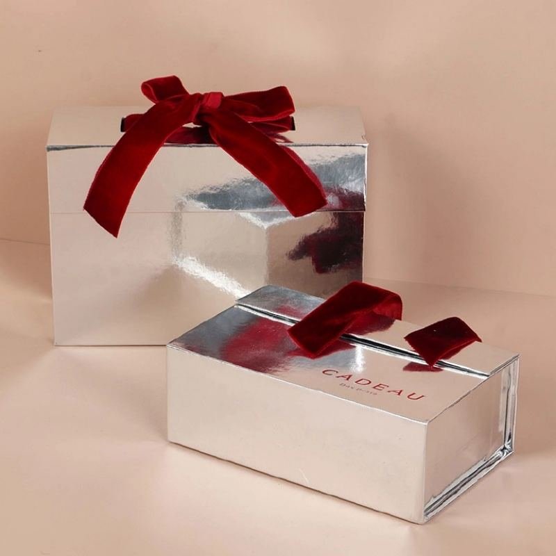 Silver flip-top box opened – magnetic closure, rigid non-foldable interior structure