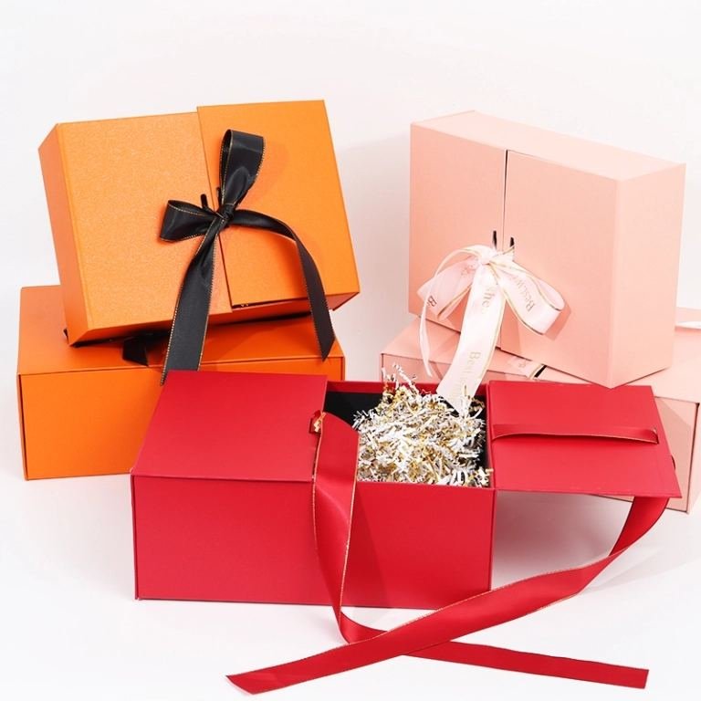 Double Door Valentine’s Day Gift Box – Custom Romantic Packaging Wholesale Texture paper and 1200g gray board material – durable, premium feel