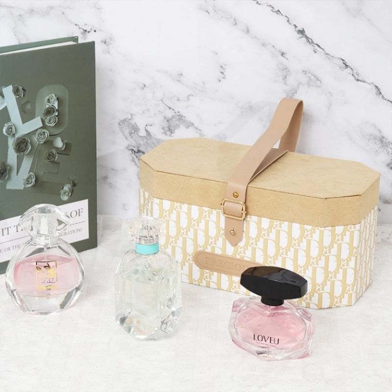 Octagonal flocked wedding gift box closed – luxurious shape with premium flocked surface