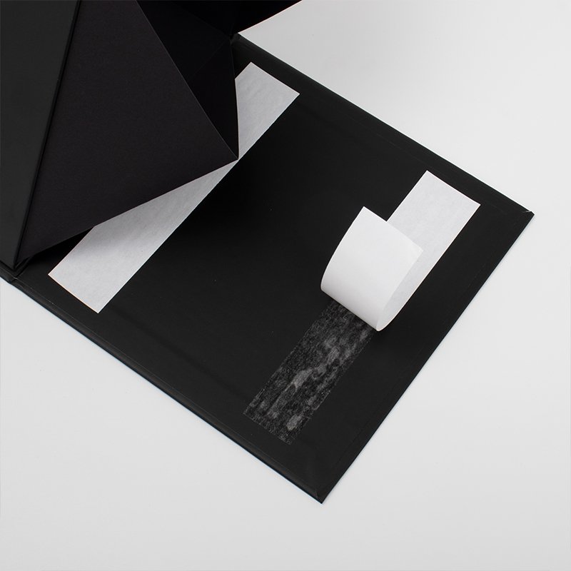 White cube foldable gift box closed – 5A square shape for minimalist eco friendly packaging